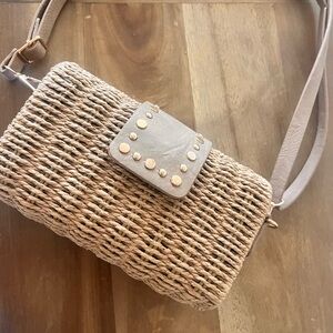 Stylish Tan Woven Women's Bag